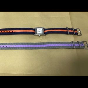 Vintage watch with two changeable bands in excellent condition.